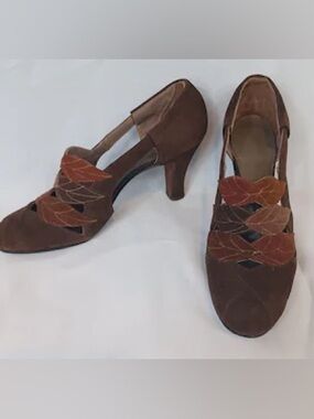 Vintage Brown Suede Cutout Heels with Burnt Orange Accent by Schaub's Size 5.5